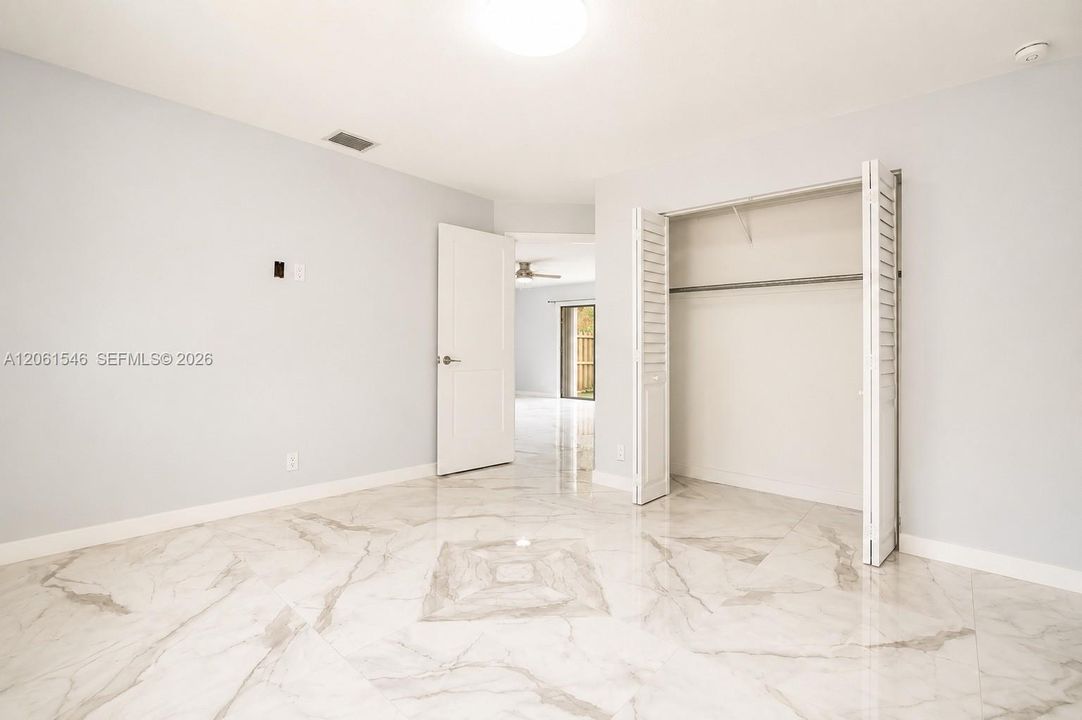 В аренду: $2,250 (2 спален, 1 ванн, 1730 Квадратных фут)