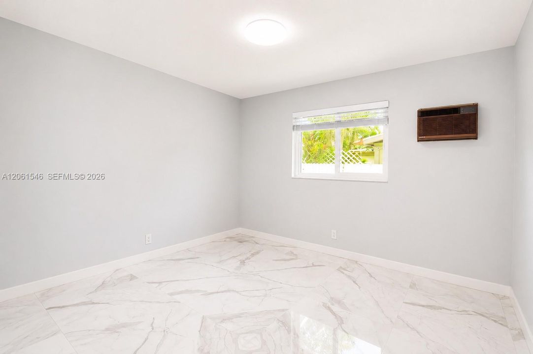 В аренду: $2,250 (2 спален, 1 ванн, 1730 Квадратных фут)