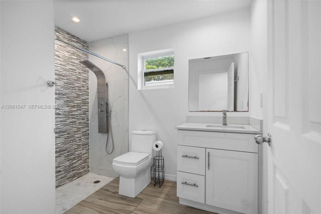 For Rent: $3,000 (3 beds, 2 baths, 1150 Square Feet)