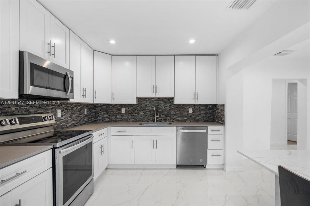 For Rent: $3,000 (3 beds, 2 baths, 1150 Square Feet)