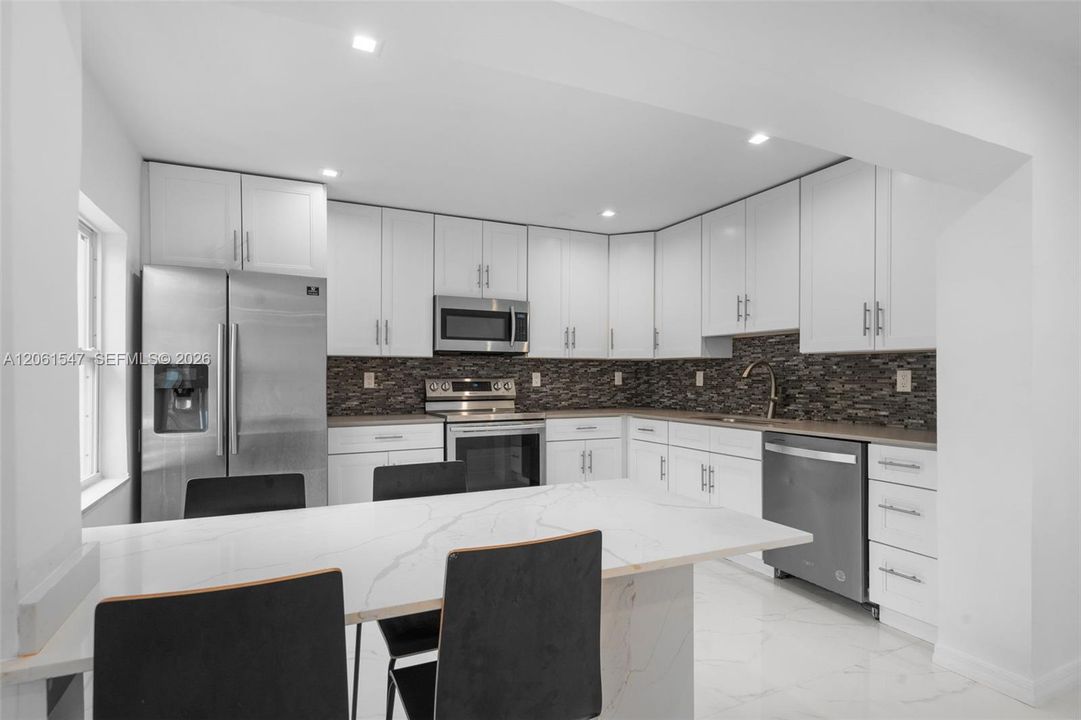 For Rent: $3,000 (3 beds, 2 baths, 1150 Square Feet)
