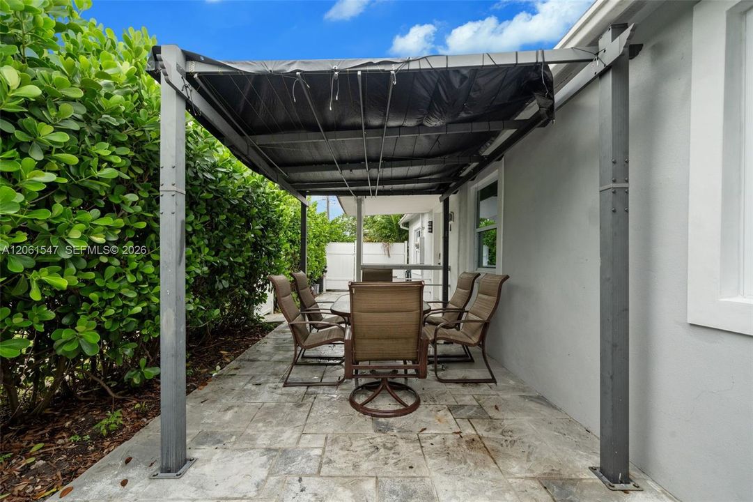 For Rent: $3,000 (3 beds, 2 baths, 1150 Square Feet)