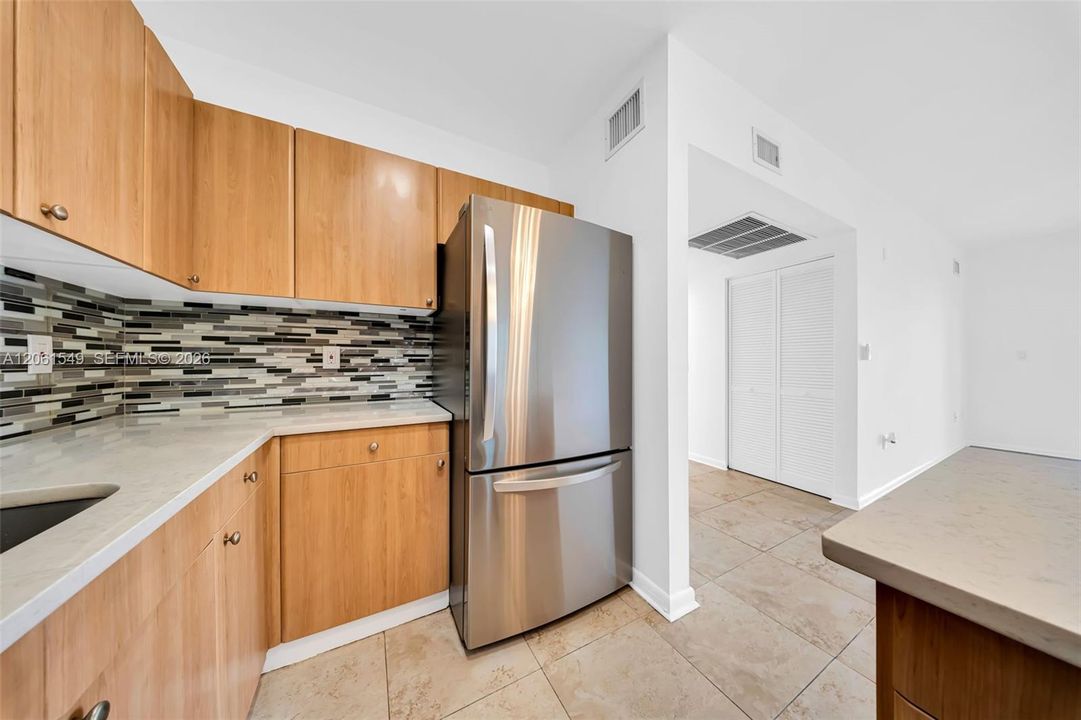 На продажу: $489,100 (2 спален, 2 ванн, 823 Квадратных фут)
