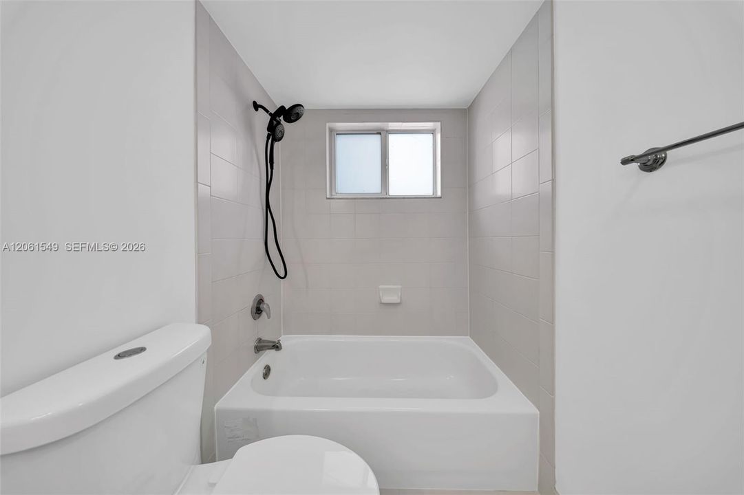 На продажу: $489,100 (2 спален, 2 ванн, 823 Квадратных фут)