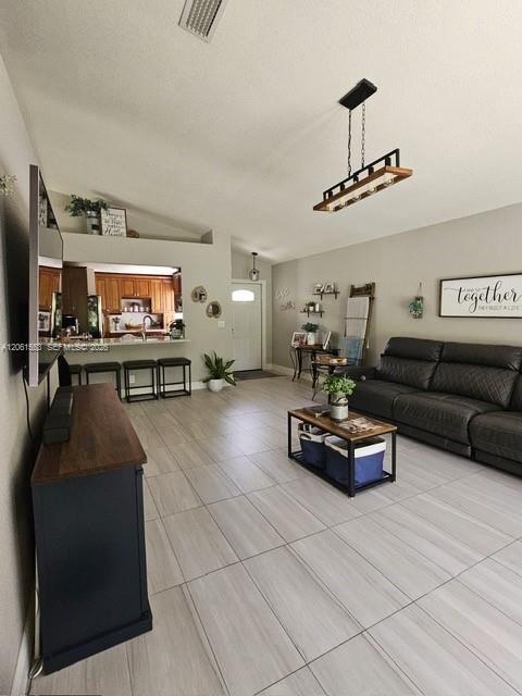 En Renta: $3,700 (3 camas, 2 baños, 1344 Pies cuadrados)
