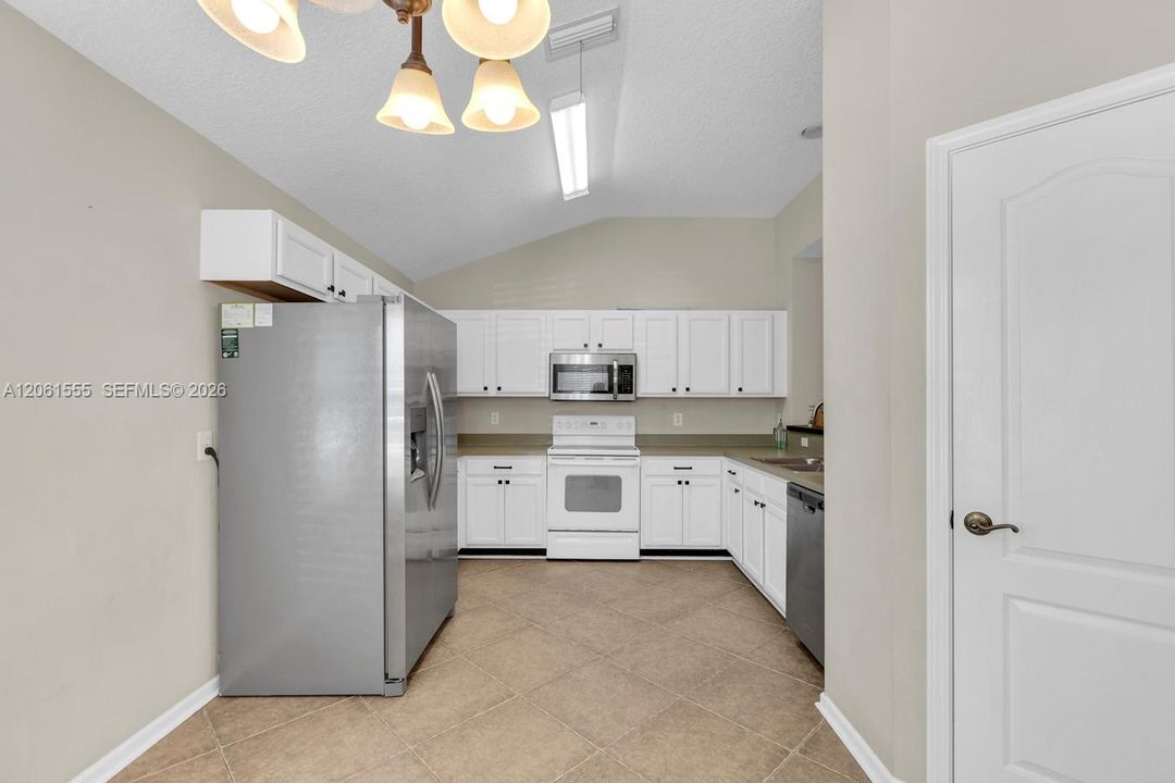 For Sale: $299,900 (3 beds, 2 baths, 2029 Square Feet)