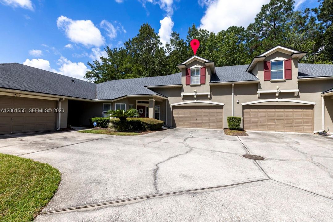 For Sale: $299,900 (3 beds, 2 baths, 2029 Square Feet)