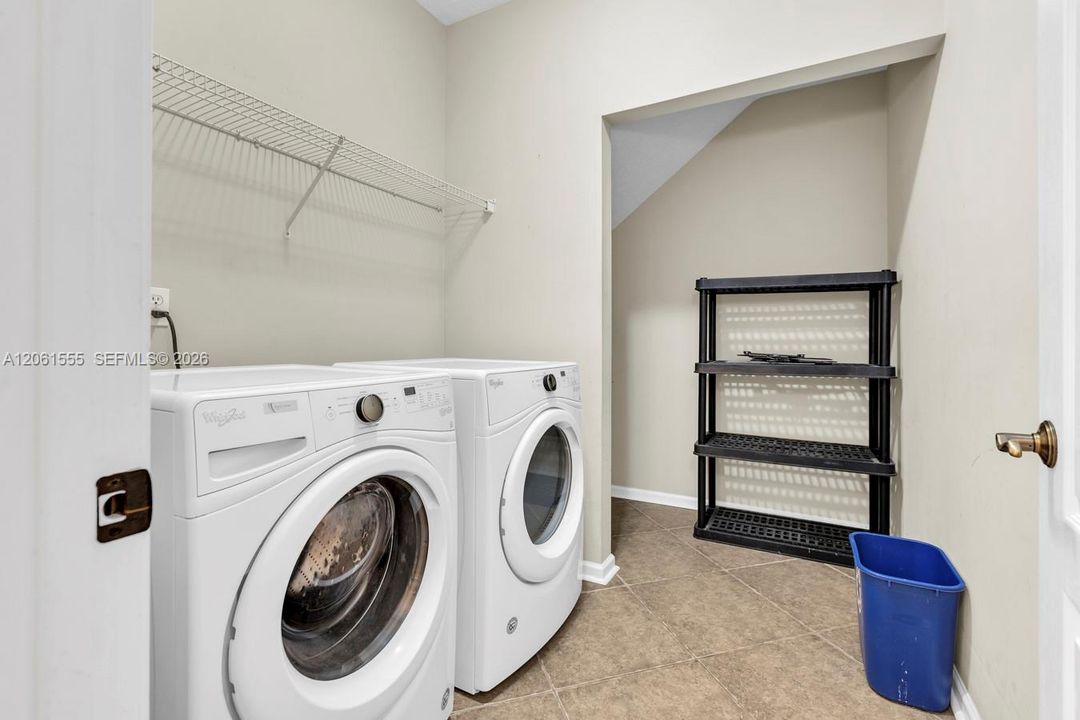 For Sale: $299,900 (3 beds, 2 baths, 2029 Square Feet)