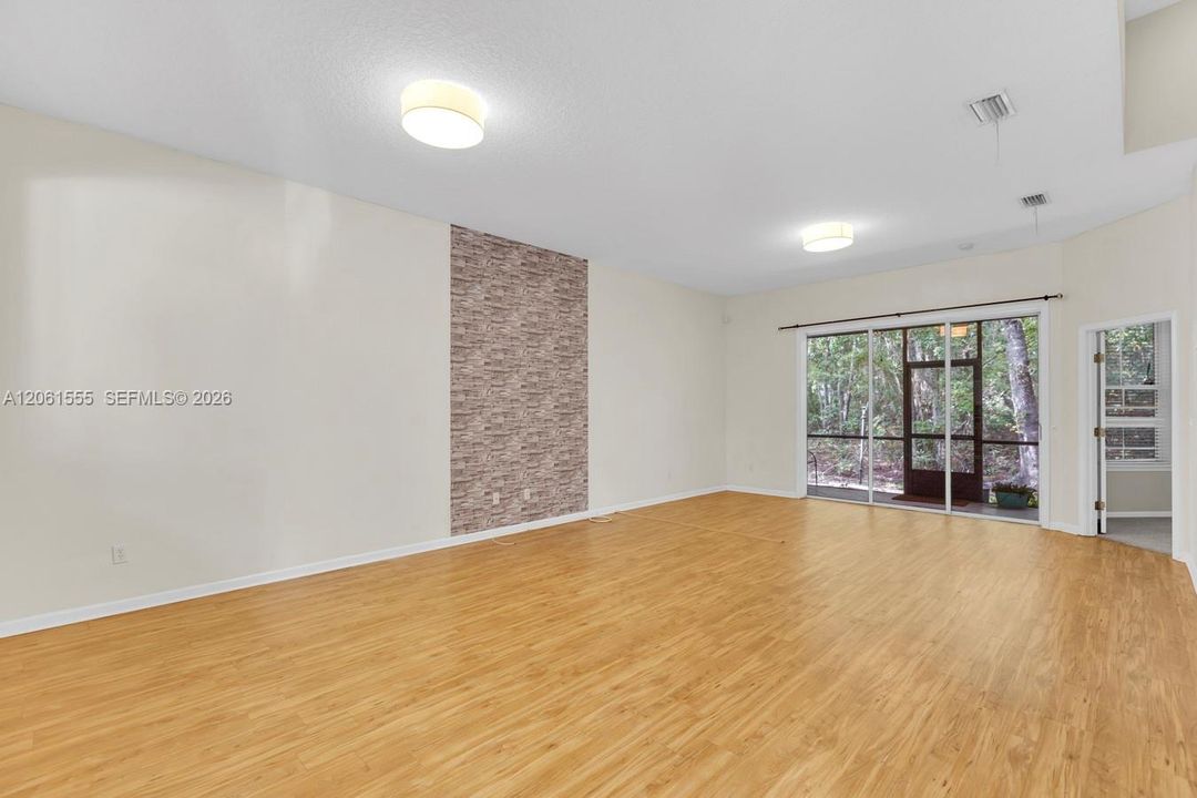 For Sale: $299,900 (3 beds, 2 baths, 2029 Square Feet)