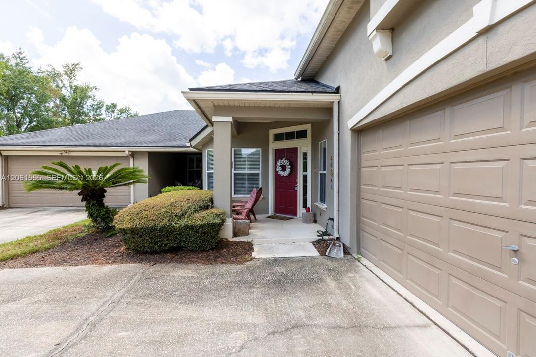 For Sale: $299,900 (3 beds, 2 baths, 2029 Square Feet)