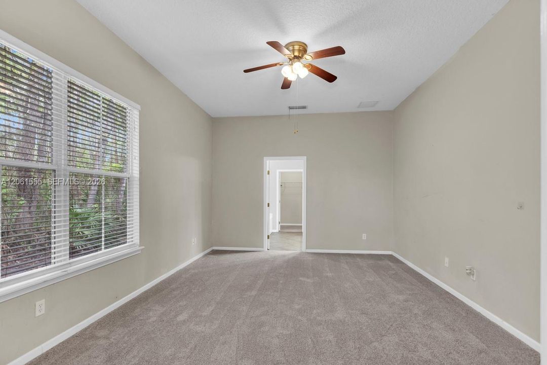 For Sale: $299,900 (3 beds, 2 baths, 2029 Square Feet)