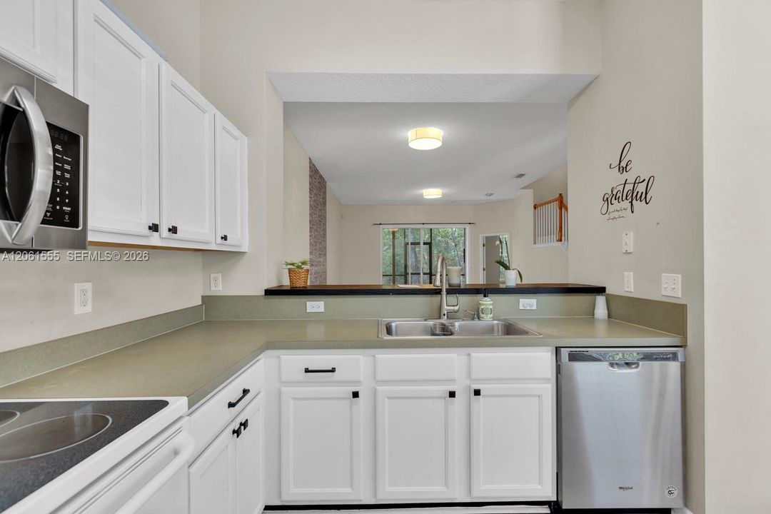 For Sale: $299,900 (3 beds, 2 baths, 2029 Square Feet)