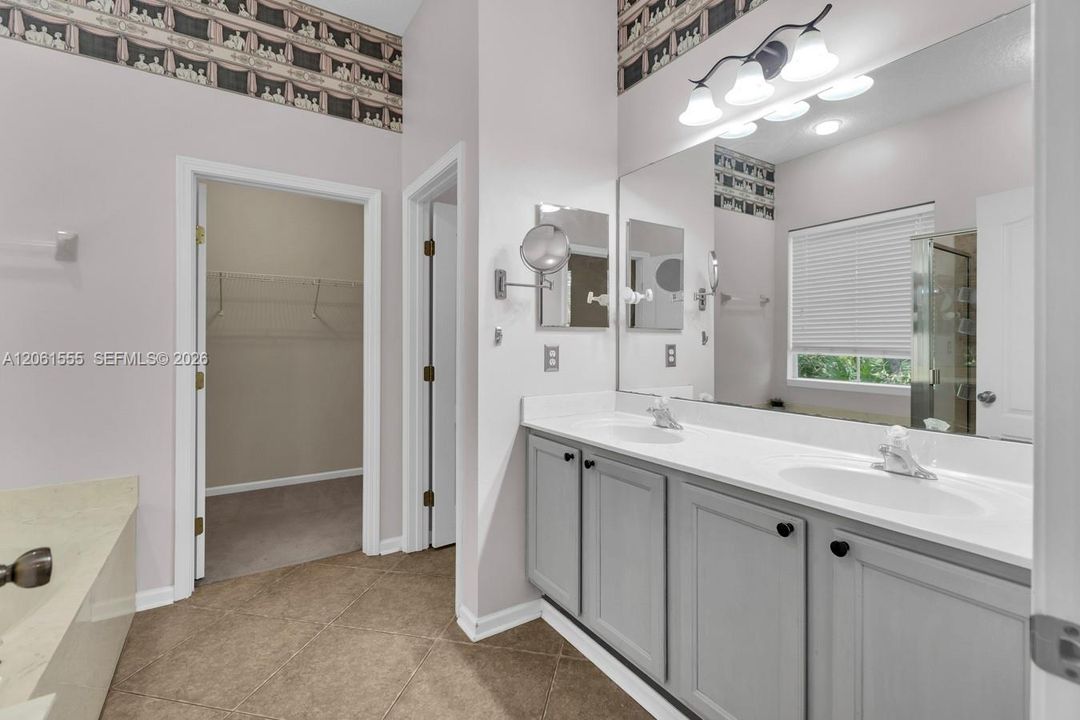 For Sale: $299,900 (3 beds, 2 baths, 2029 Square Feet)