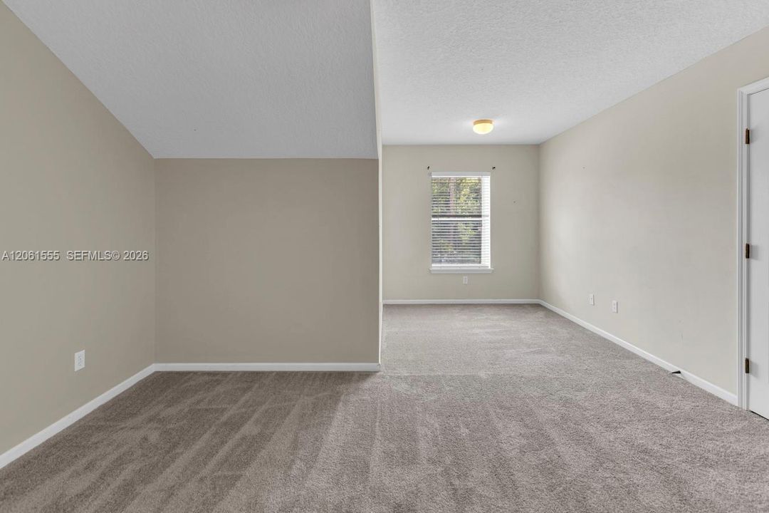 For Sale: $299,900 (3 beds, 2 baths, 2029 Square Feet)