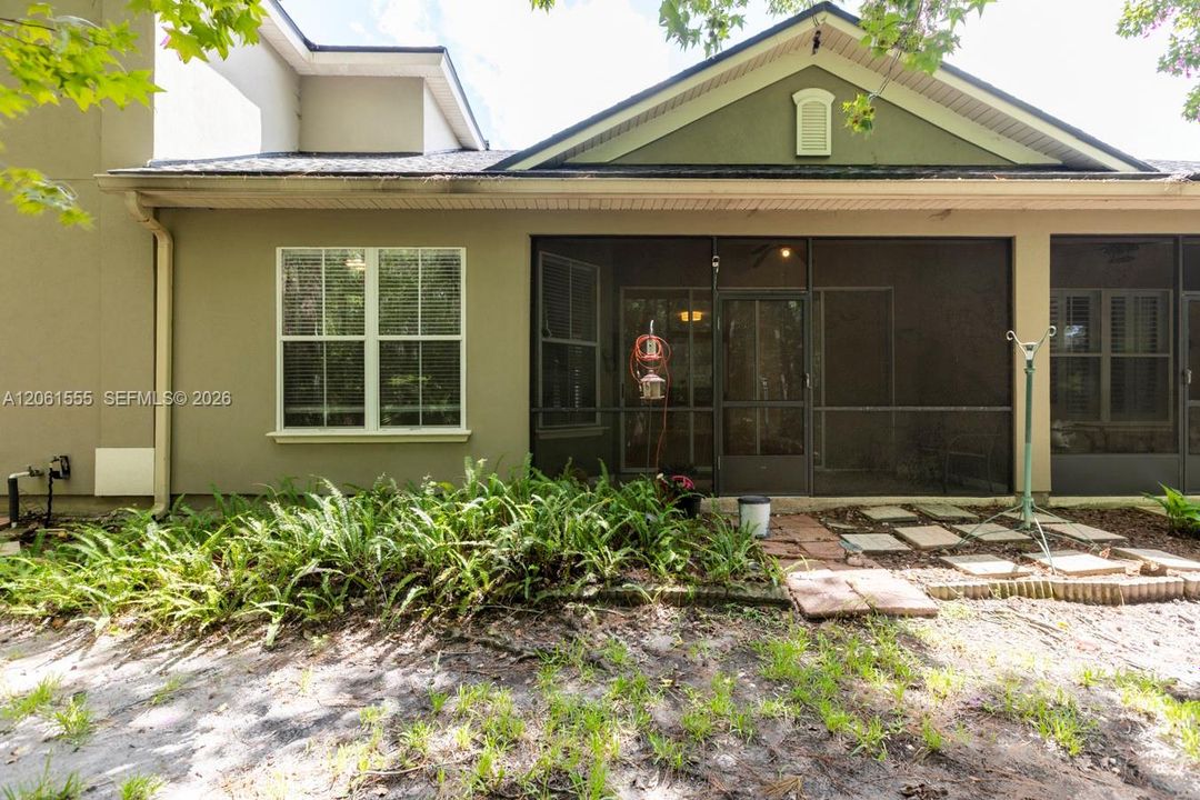 For Sale: $299,900 (3 beds, 2 baths, 2029 Square Feet)