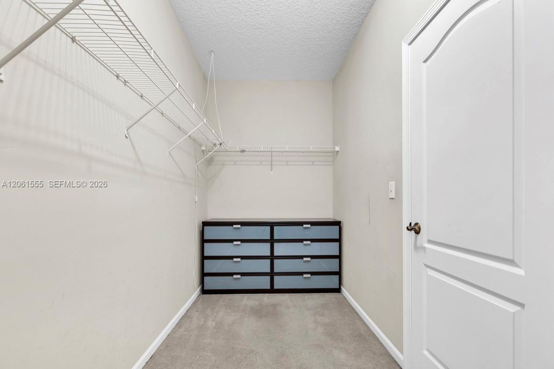 For Sale: $299,900 (3 beds, 2 baths, 2029 Square Feet)