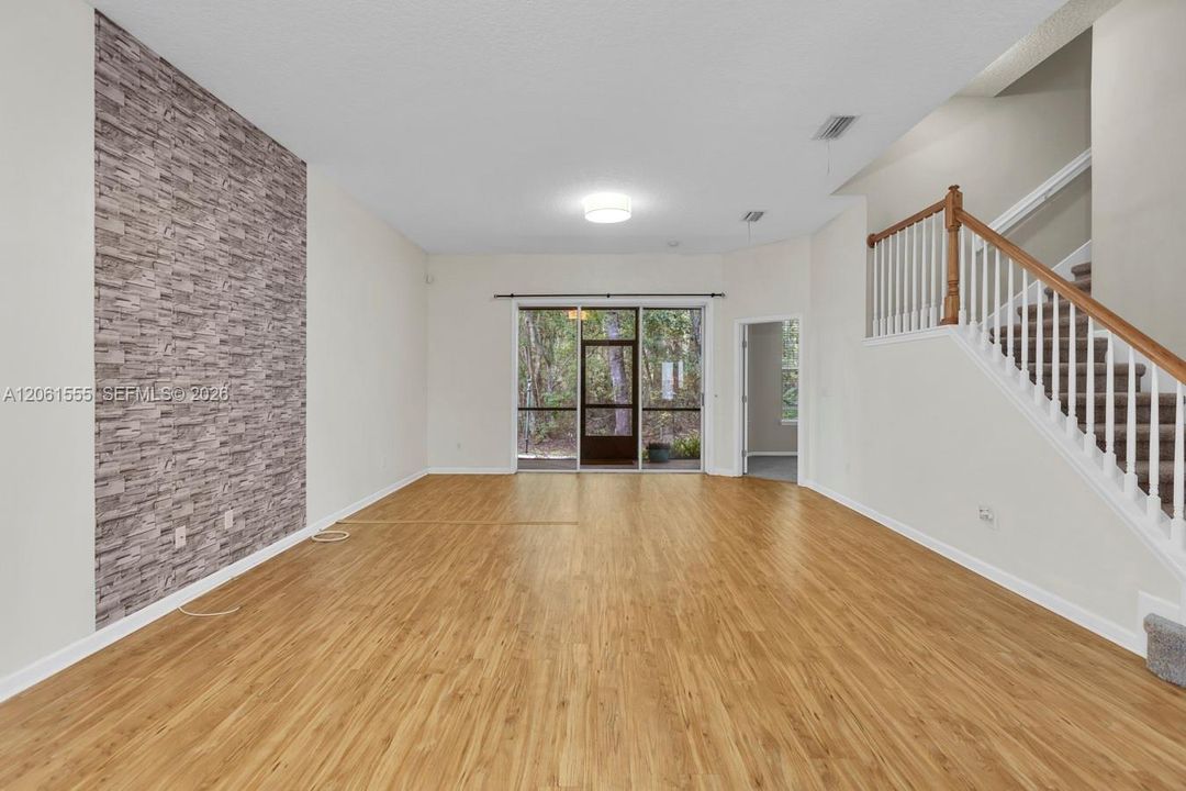 For Sale: $299,900 (3 beds, 2 baths, 2029 Square Feet)