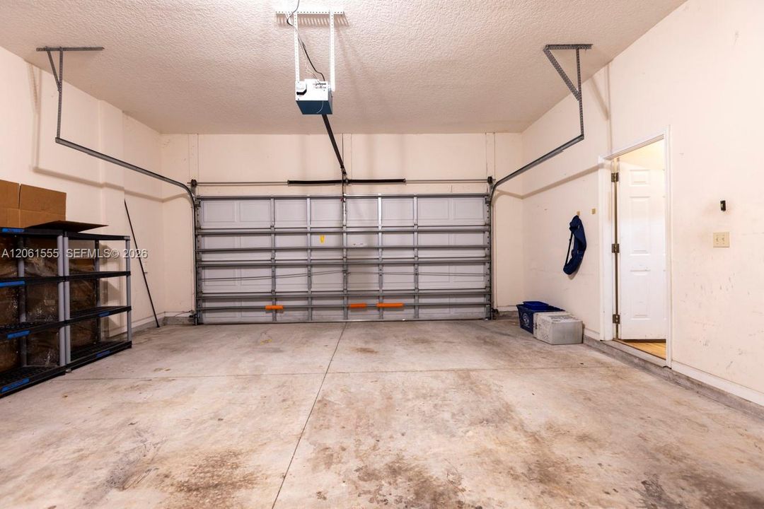 For Sale: $299,900 (3 beds, 2 baths, 2029 Square Feet)
