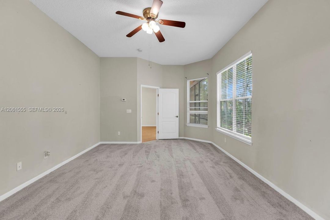 For Sale: $299,900 (3 beds, 2 baths, 2029 Square Feet)