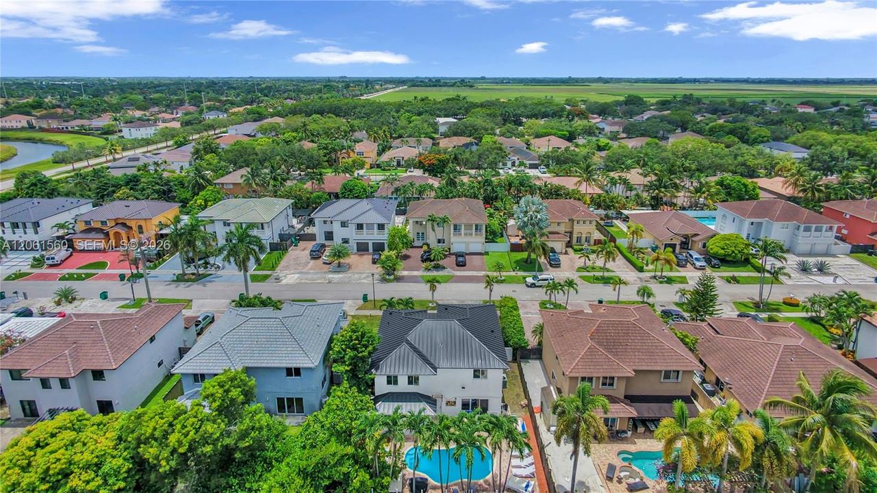 На продажу: $799,999 (3 спален, 3 ванн, 2629 Квадратных фут)