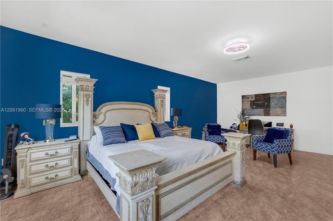 На продажу: $799,999 (3 спален, 3 ванн, 2629 Квадратных фут)