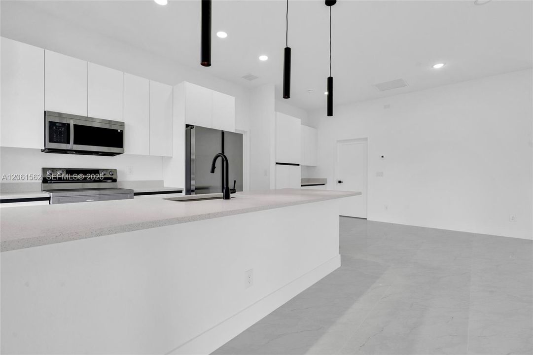 En Venta: $334,900 (3 camas, 2 baños, 1630 Pies cuadrados)