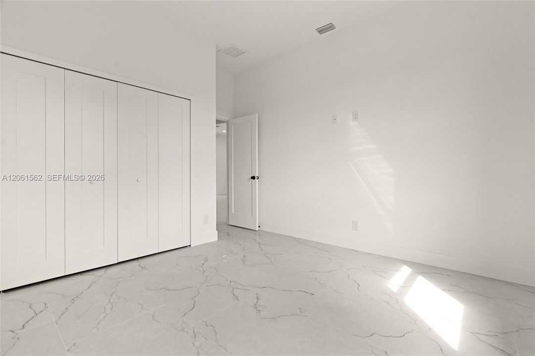 En Venta: $334,900 (3 camas, 2 baños, 1630 Pies cuadrados)