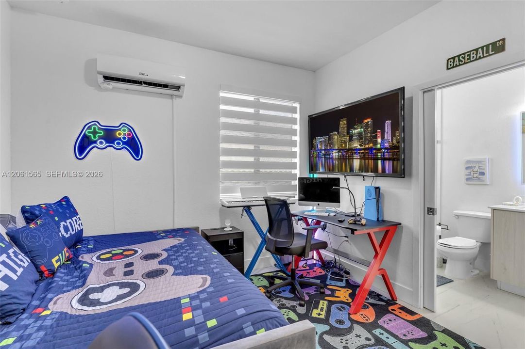 En Venta: $765,000 (5 camas, 3 baños, 2066 Pies cuadrados)