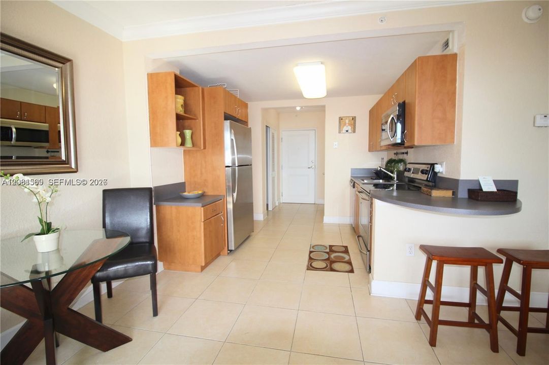 В аренду: $1,950 (0 спален, 1 ванн, 594 Квадратных фут)