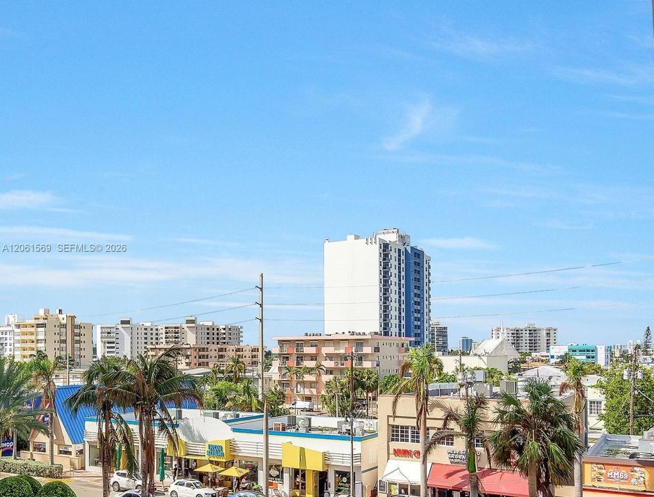 В аренду: $1,950 (0 спален, 1 ванн, 594 Квадратных фут)