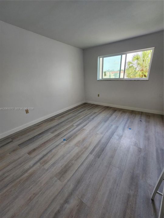 На продажу: $119,900 (1 спален, 1 ванн, 640 Квадратных фут)