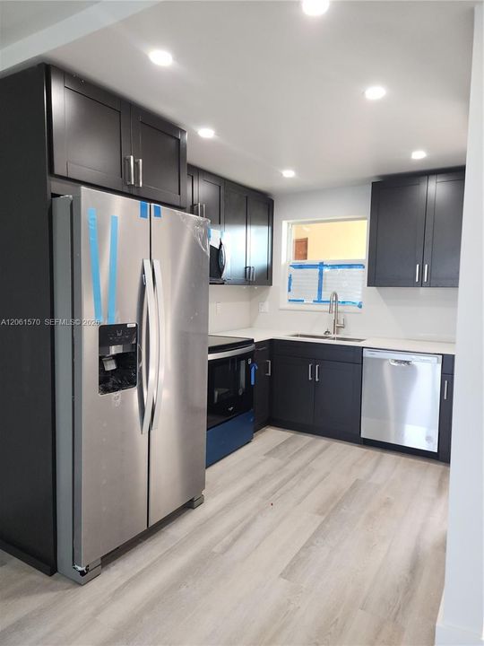 На продажу: $119,900 (1 спален, 1 ванн, 640 Квадратных фут)