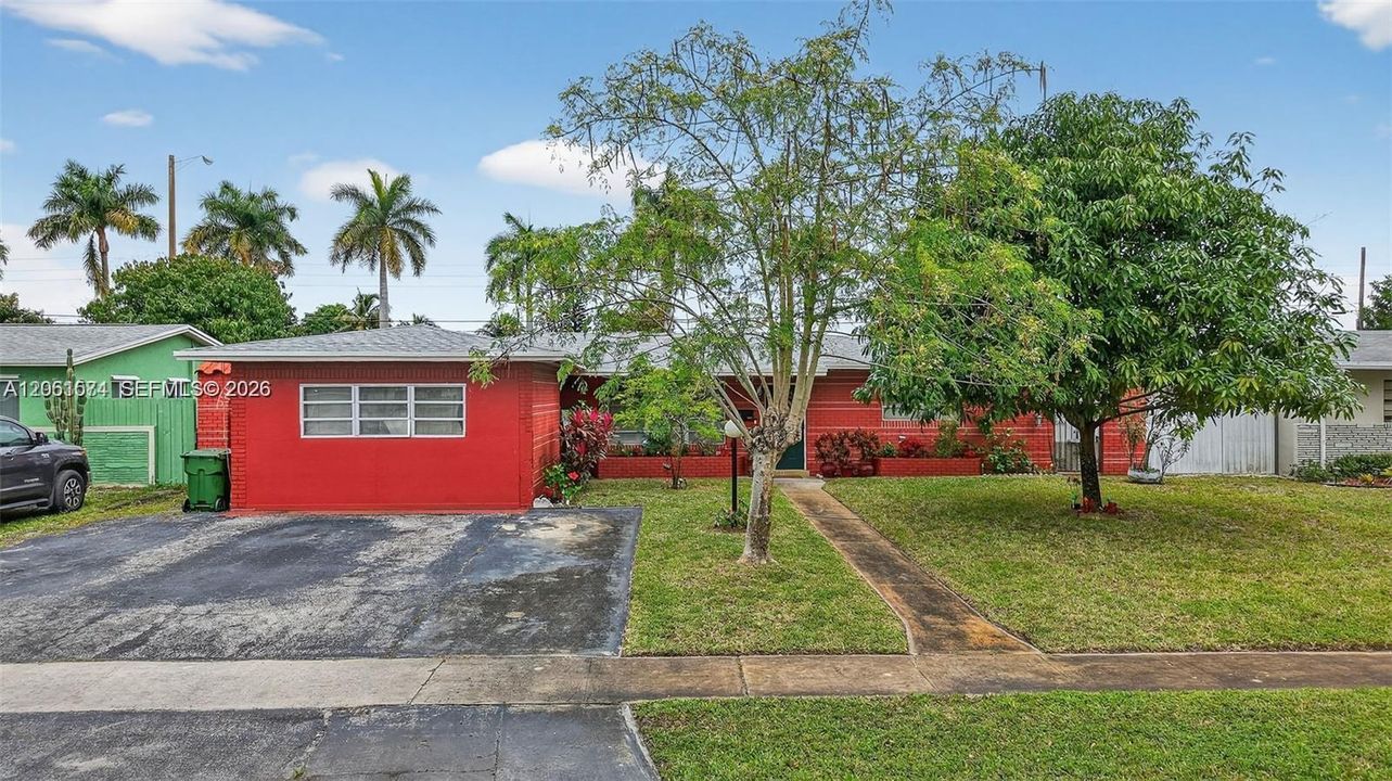 En Venta: $635,000 (4 camas, 2 baños, 2693 Pies cuadrados)