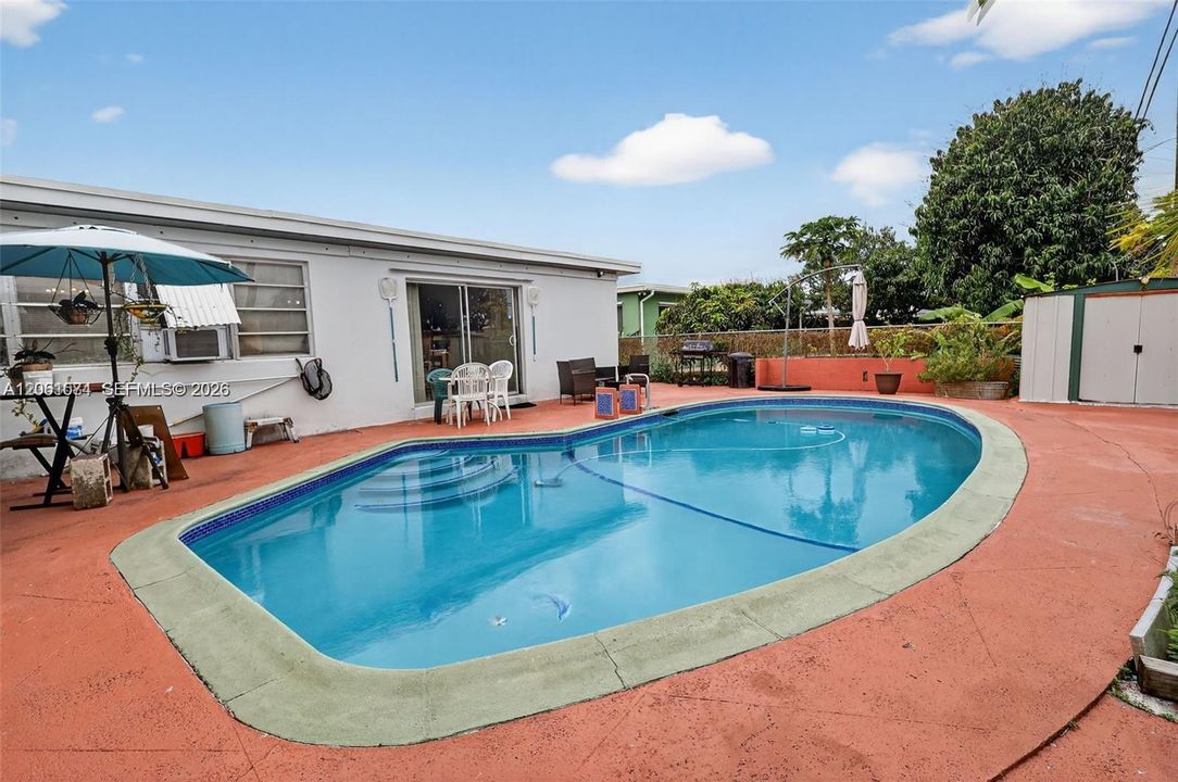 En Venta: $635,000 (4 camas, 2 baños, 2693 Pies cuadrados)