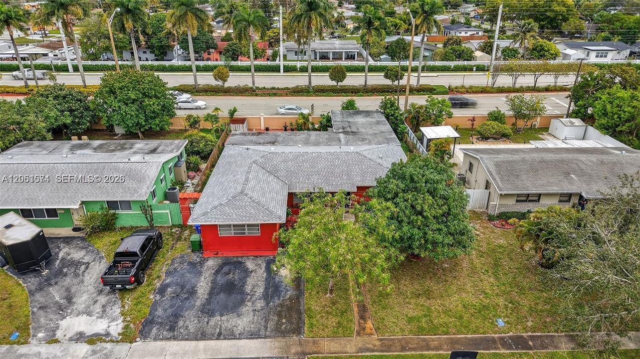 En Venta: $635,000 (4 camas, 2 baños, 2693 Pies cuadrados)