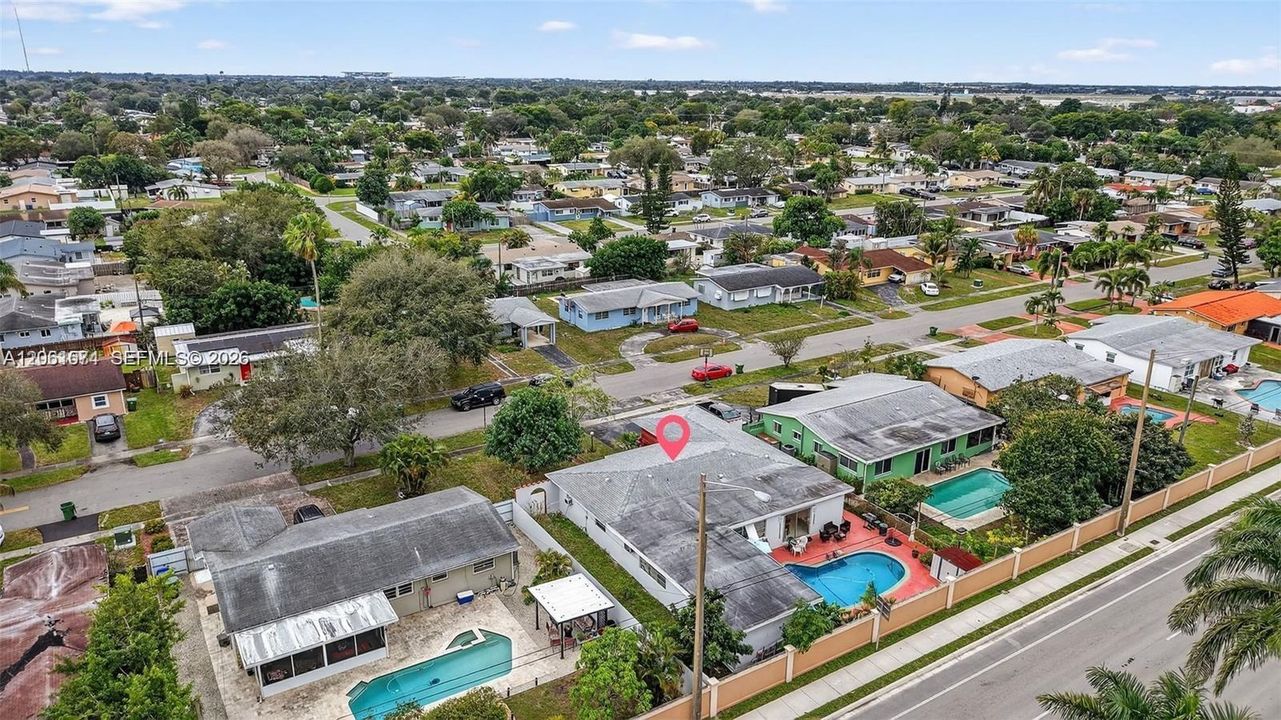En Venta: $635,000 (4 camas, 2 baños, 2693 Pies cuadrados)