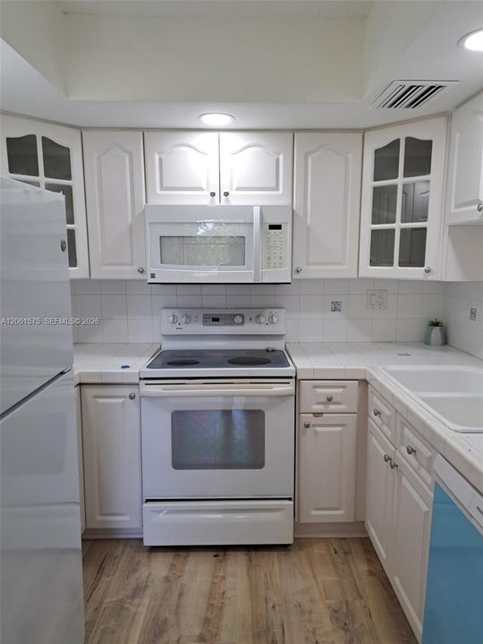В аренду: $2,650 (3 спален, 2 ванн, 1240 Квадратных фут)