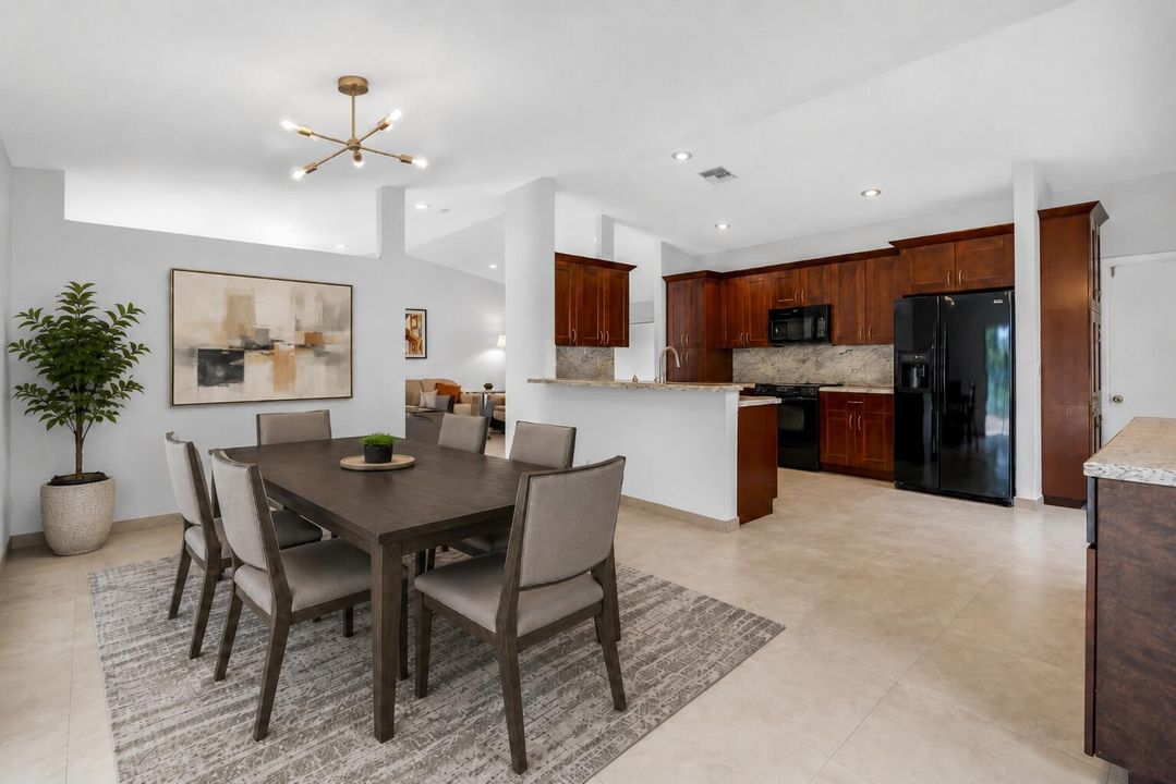 Dining Area 4