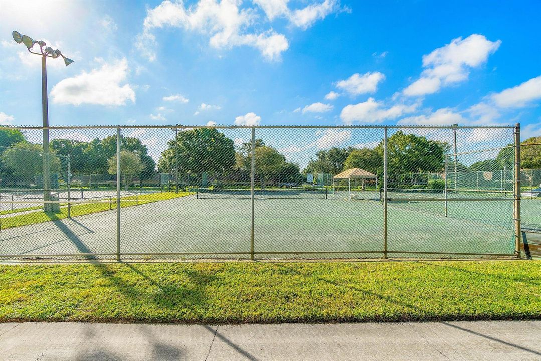 036-102410thLane-PalmBeachGardens-FL-334