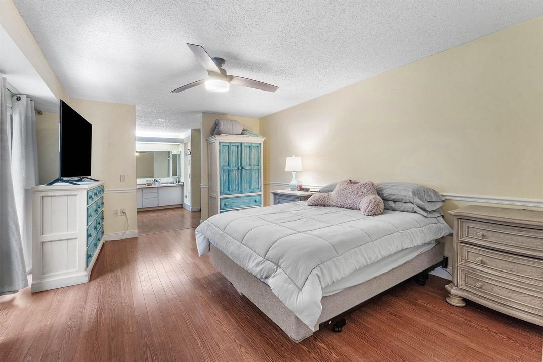 024-102410thLane-PalmBeachGardens-FL-334