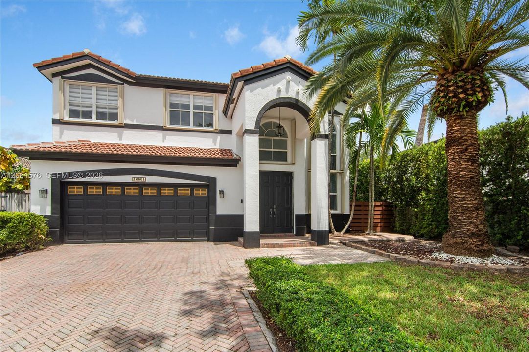 For Rent: $5,200 (4 beds, 2 baths, 2552 Square Feet)