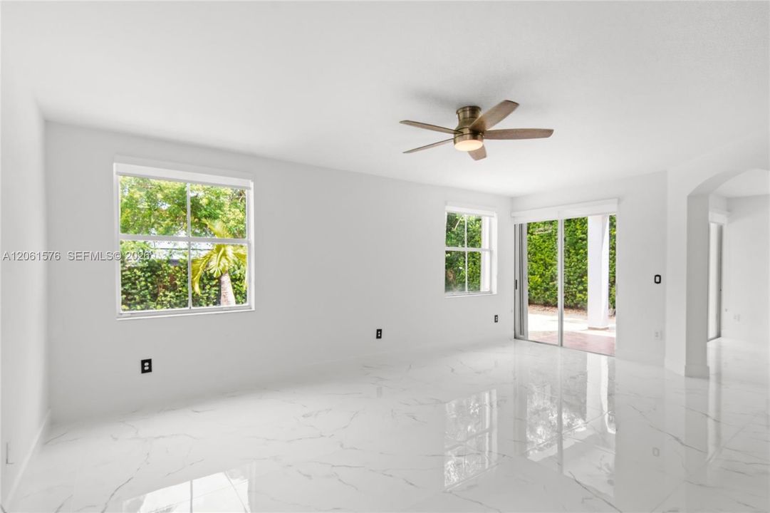 For Rent: $5,200 (4 beds, 2 baths, 2552 Square Feet)