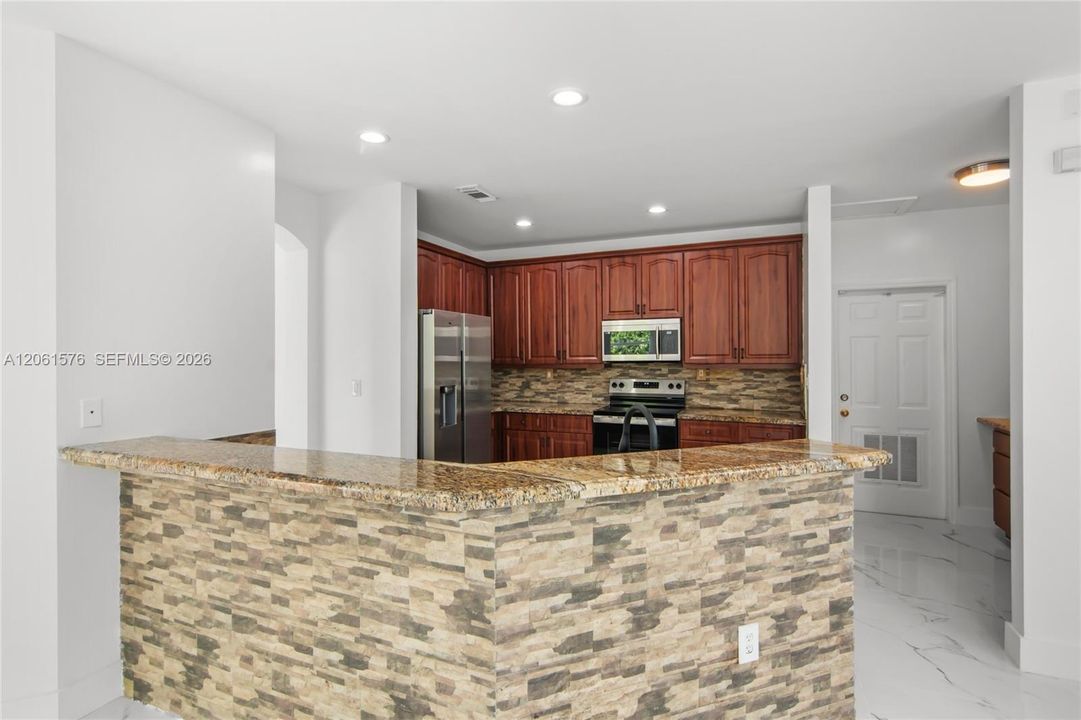 For Rent: $5,200 (4 beds, 2 baths, 2552 Square Feet)