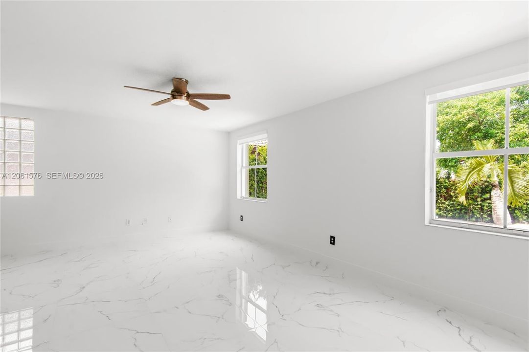 For Rent: $5,200 (4 beds, 2 baths, 2552 Square Feet)