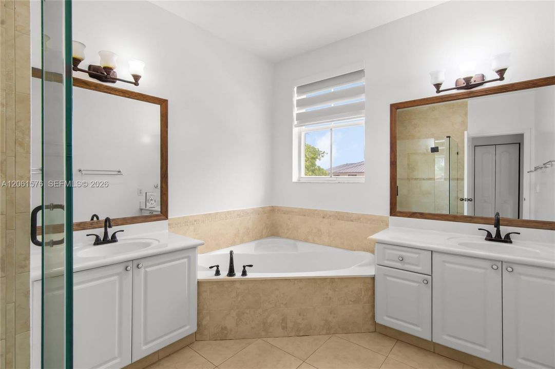 For Rent: $5,200 (4 beds, 2 baths, 2552 Square Feet)