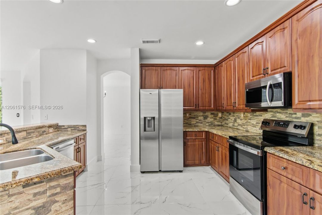 For Rent: $5,200 (4 beds, 2 baths, 2552 Square Feet)