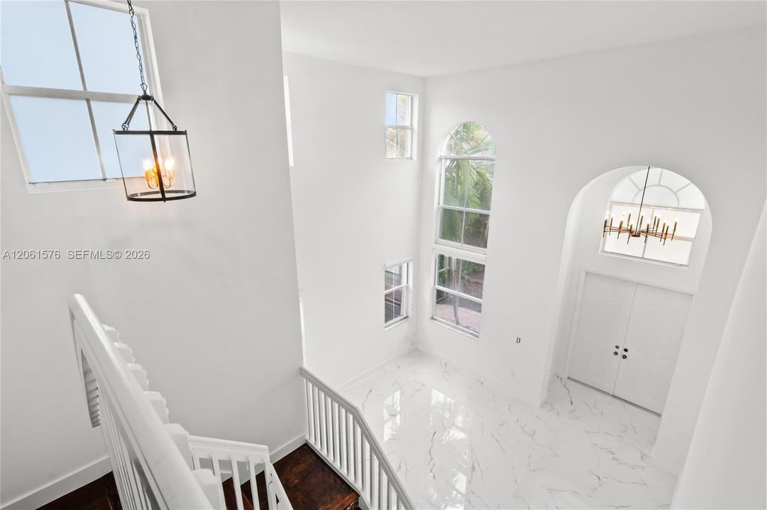 For Rent: $5,200 (4 beds, 2 baths, 2552 Square Feet)