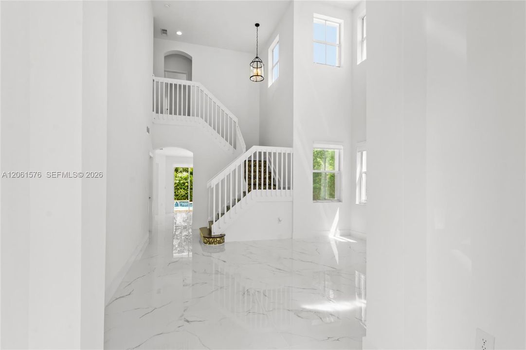 For Rent: $5,200 (4 beds, 2 baths, 2552 Square Feet)