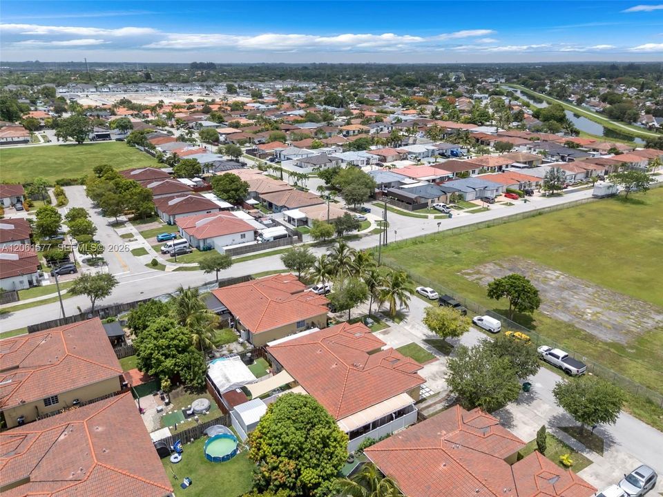En Venta: $370,000 (3 camas, 2 baños, 1182 Pies cuadrados)