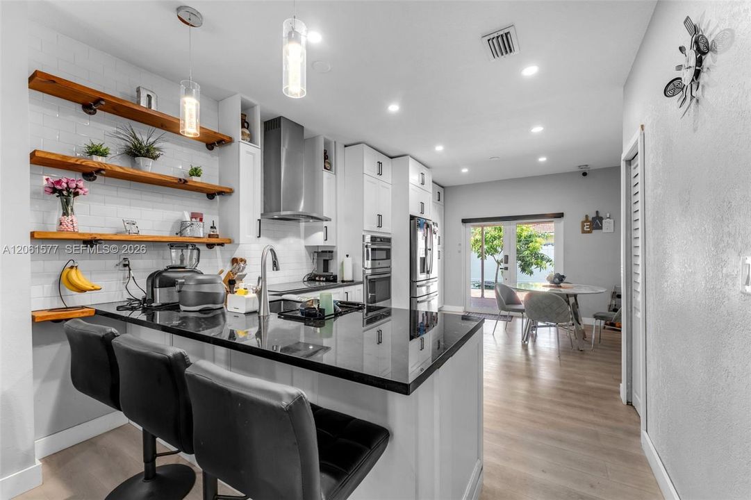 En Venta: $370,000 (3 camas, 2 baños, 1182 Pies cuadrados)